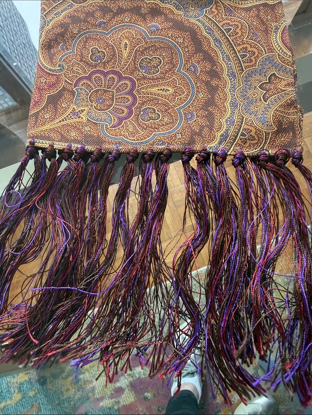 Hickey Freeman Vintage Unisex Silk Paisley Scarf w/Long Fringe Crafted in Italy. - Picture 4 of 7